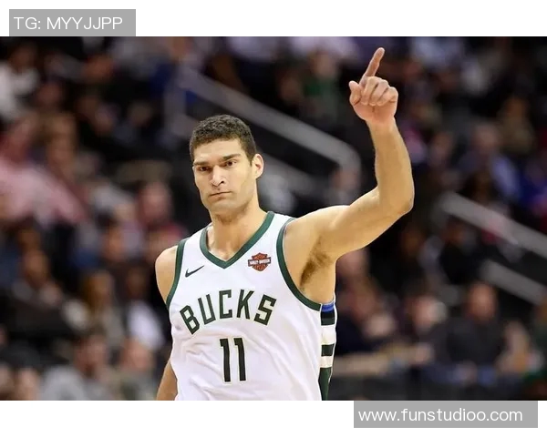 布鲁克洛佩斯的篮球之路与职业生涯的辉煌成就探索